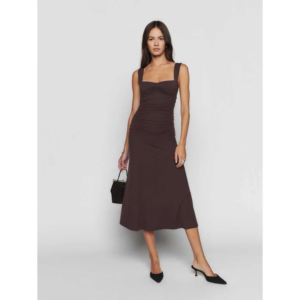 Reformation Suvi Knit Sweetheart Neckline Ruched Stretch Jersey Brown Midi Dress - Picture 13 of 13